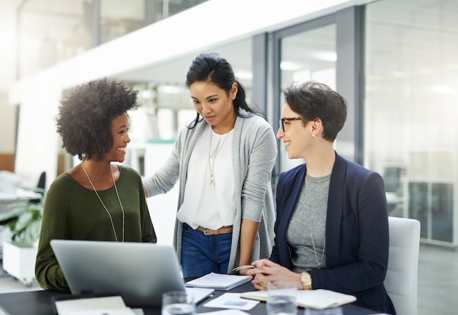 Por que há tão poucas mulheres trabalhando em tecnologia?